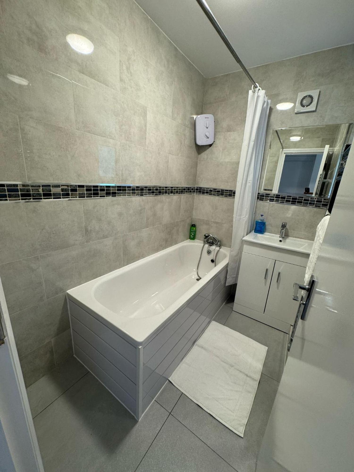 לונדון Vollasky Apartment מראה חיצוני תמונה
